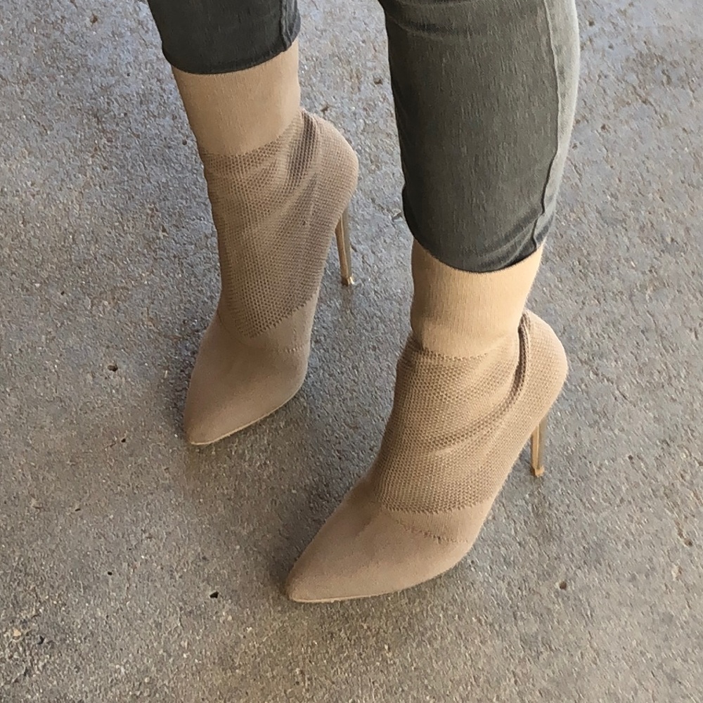 Woman’s heels - Picture 4 of 6